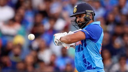 Rohit Sharma holes out attempting the big pull | T20WC 2022